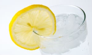 A glass of gin and tonic