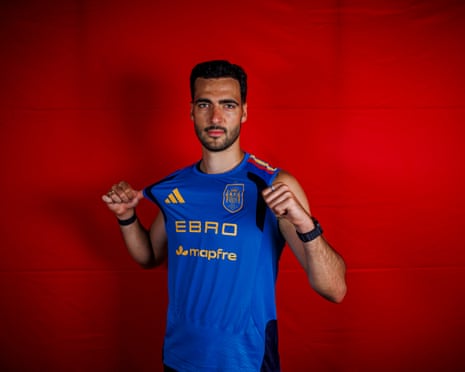 Mikel Merino and his vest.