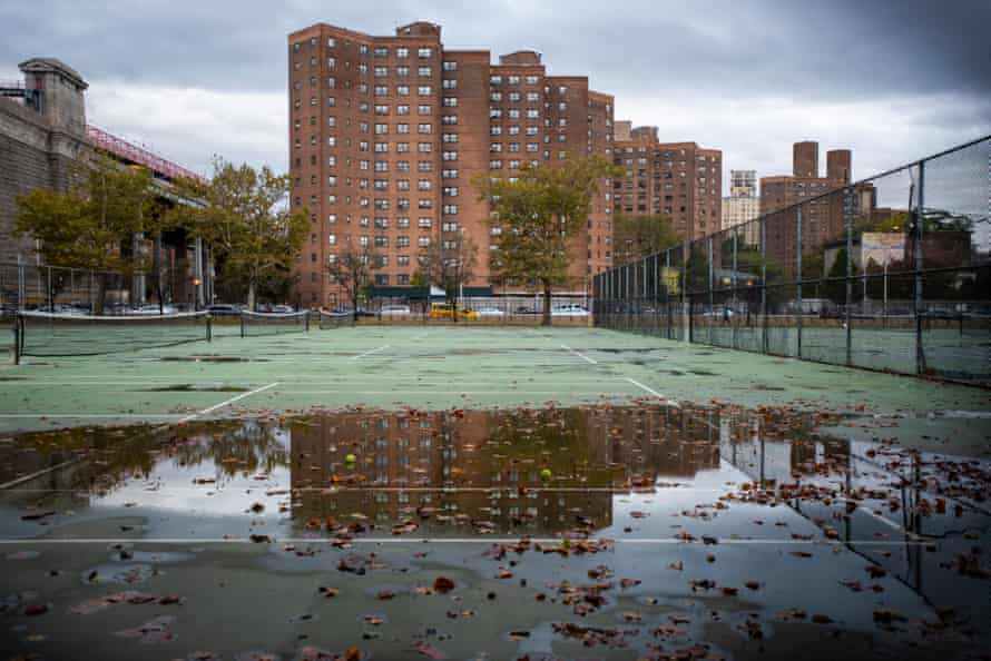 Hurricane Sandy caused important    harm  to nationalist   lodging  adjacent   East River Park.
