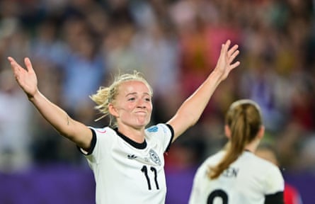 Lea Schüller celebrates a Germany goal