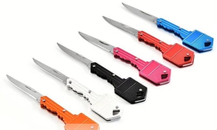 Temu 上出售的产品是哪一个？ 研究人员认为，非法武器包括伪装成钥匙圈的刀具。