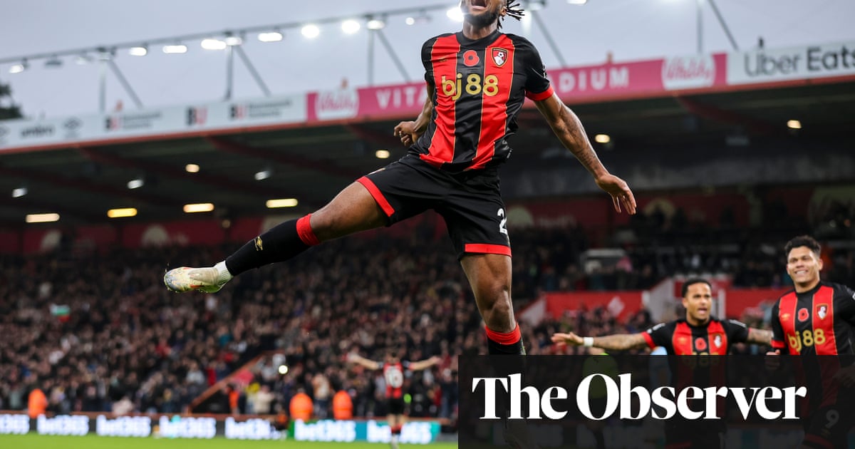 Bournemouth Defeats Manchester City 2-1