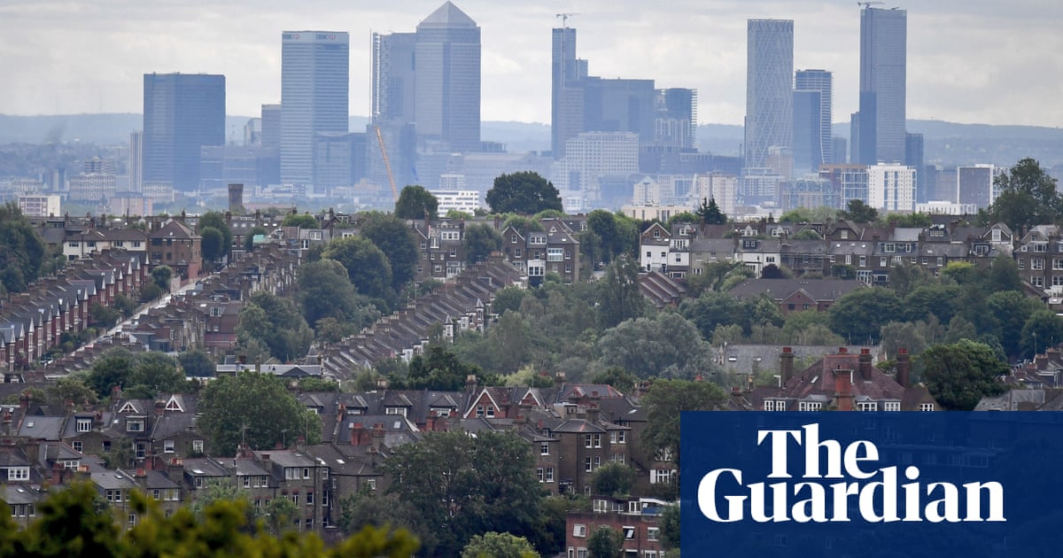 Il Regno Unito ha esortato a tassare £ 3 trilioni di guadagni da 20 anni di impennata dei prezzi delle case