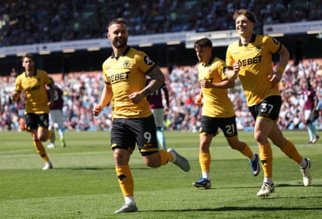 Adam Armstrong puts Wolves in front for m the spot.