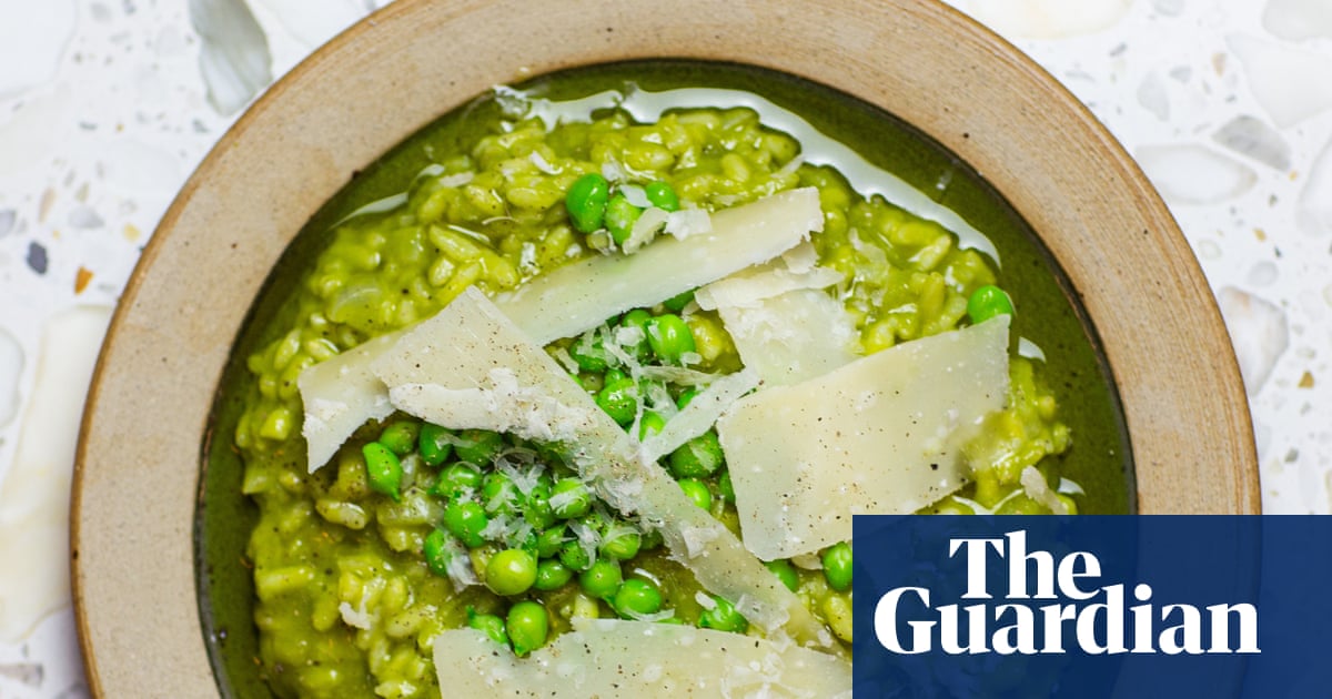 How to turn empty pea pods into a summer risotto – recipe