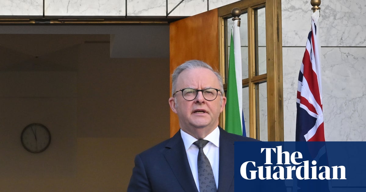 Anthony Albanese brings forward trip to Singapore in bid to shore up petrol shipments to Australia