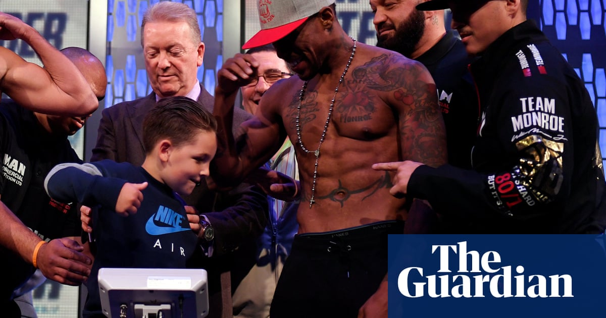 Billy Joe Saunders S Son Hits Willie Monroe Jr In The Groin At Weigh In Video