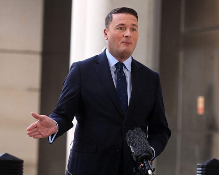 Wes Streeting in US for Hegseth meeting as Ukraine tensions escalate – UK politics live