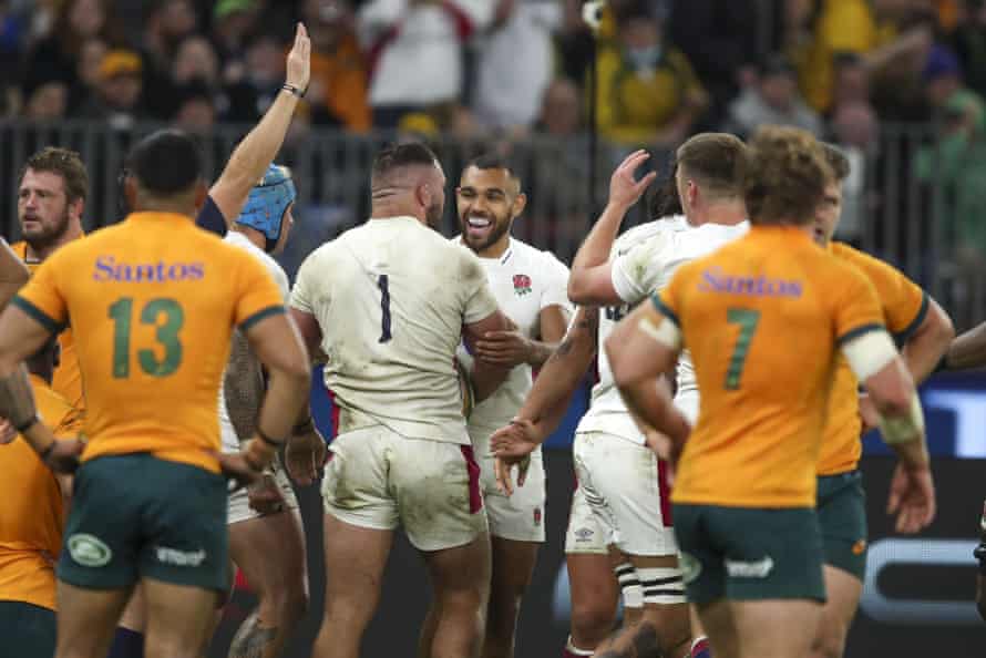 Genge is congratulated by his teammates after scoring a try.
