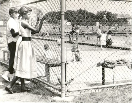 In 1952, 17-year-old Mamie Livingston (right) challenged racial segregation in Baltimore, Maryland, by seeking admission to a whites-only public swimming pool.