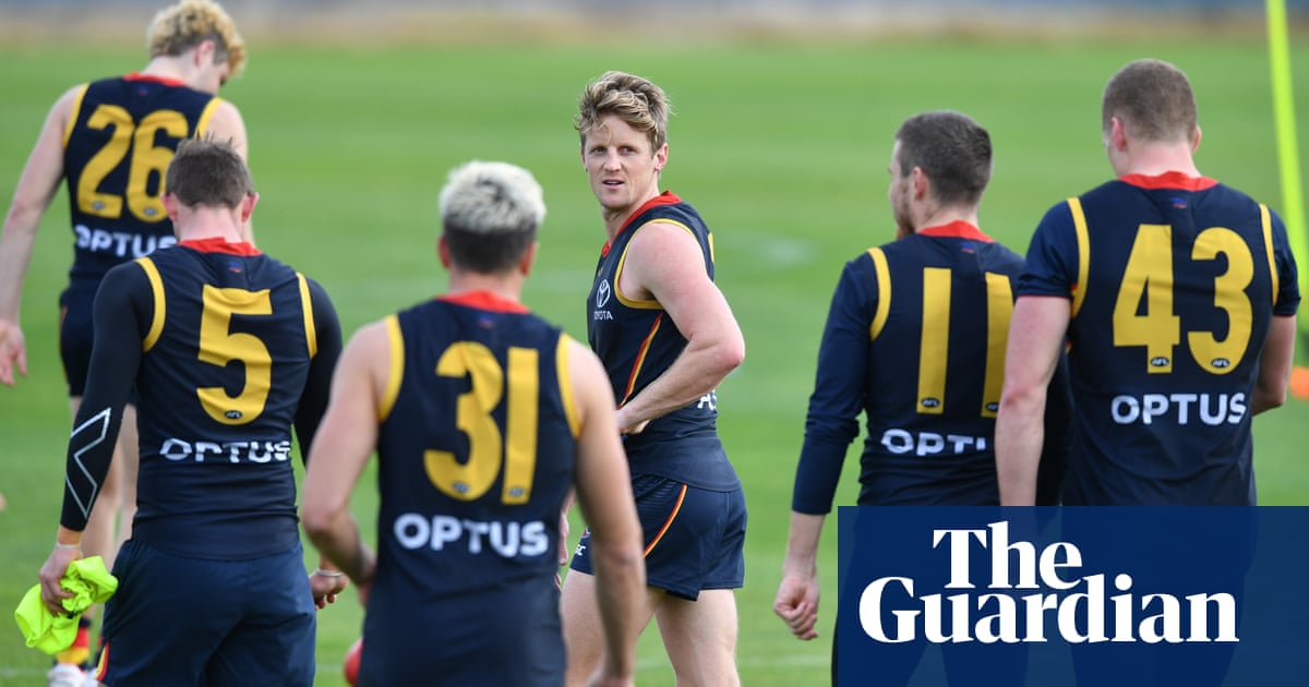 AFL gets green light for 2,000 fans to attend weekends game in Adelaide