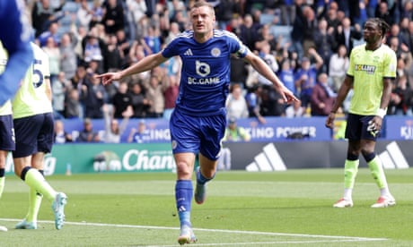 Vardy ends Leicester’s home drought to keep Southampton stuck on 11 points