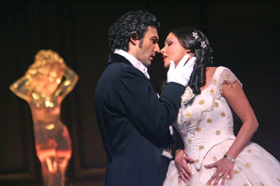 Jonas Kaufmann (Alfredo) and Anna Netrebko (Violetta) in La Traviata at the Royal Opera House in 2008.