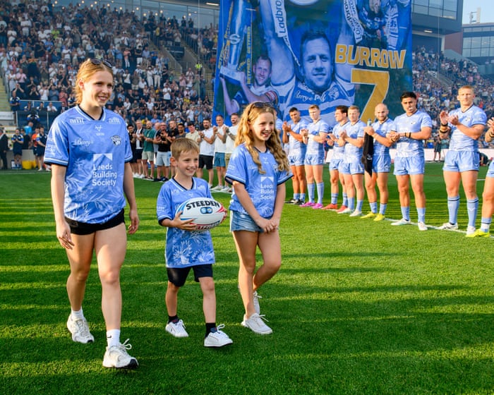 Leeds celebrate Rob Burrow and underline title credentials with rout of Hull KR