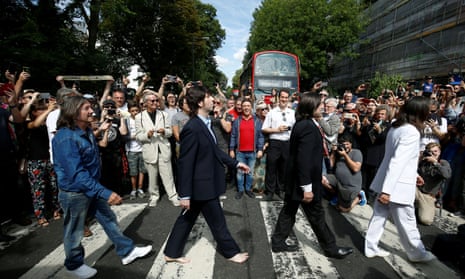 Fans on Abbey Road crossing