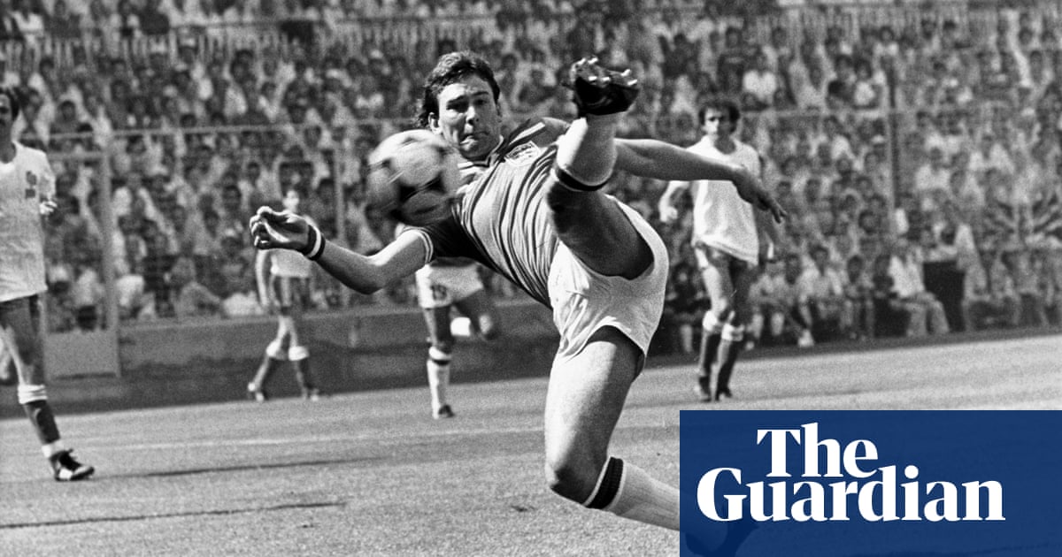 Bryan Robson’s France heroics inspire and fuel England’s forward thinking - The Guardian