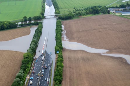 Flooding from the river Loire strands vehicles on the A10 highway near Orléans