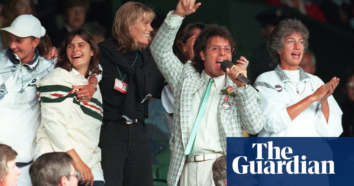 Le Tour, Platini v Zidane and Cliff Richard’s Wimbledon silver jubilee | Classic YouTube