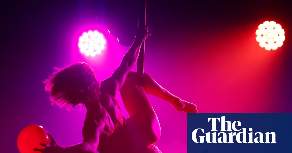Shapes and ladders: Edinburgh fringe’s dance shows reach for the sky