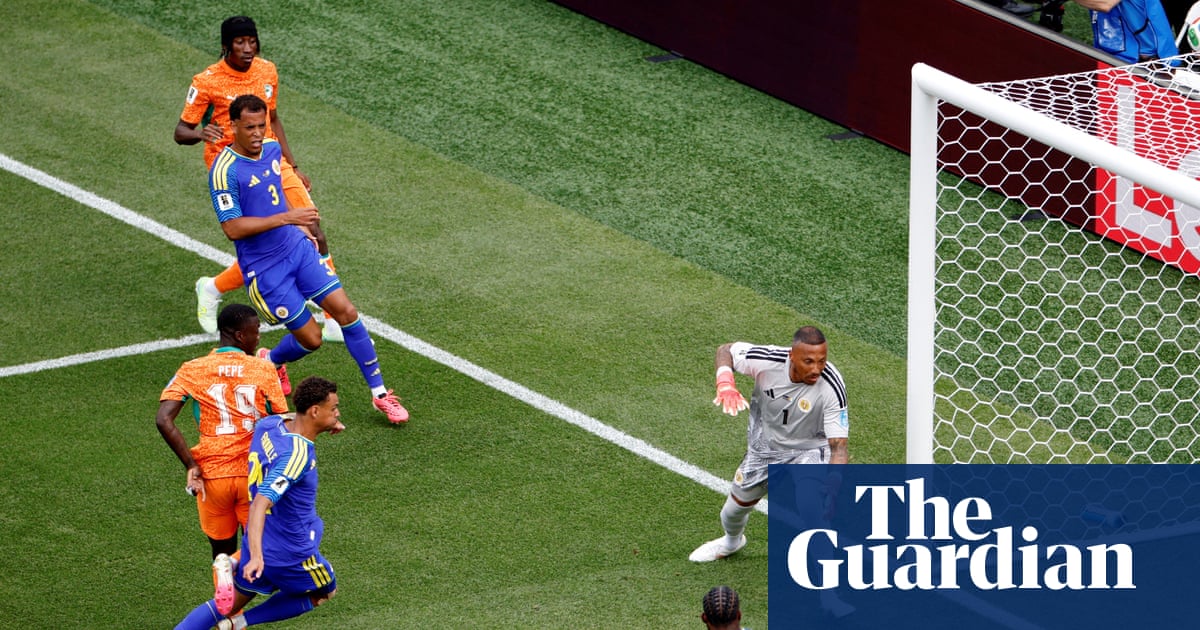 Côte d’Ivoire into World Cup knockouts for first time as Pépé finishes off Curaçao