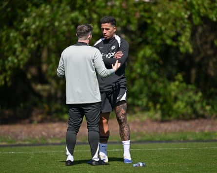 Calum McFarlane talks to Enzo Fernández