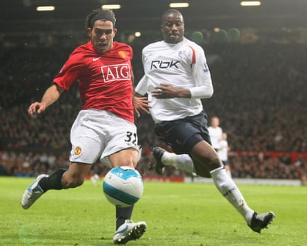 Carlos Tévez in action for Manchester United
