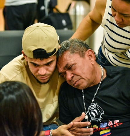 Luis Díaz reunites with his father in Barranquilla.