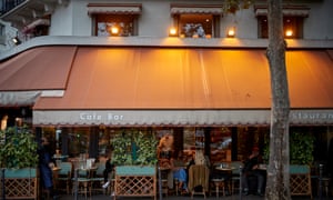 Nachtclubs in Frankrijk zijn vanaf vrijdag vier weken gesloten om de verspreiding van Covid tegen te gaan.