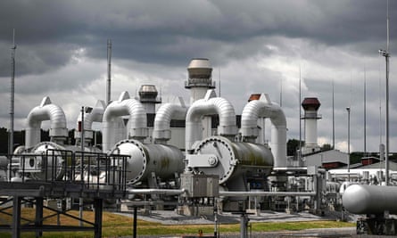 Tuyaux et manomètres pour conduites de gaz chez Open Grid Europe (OGE), l'un des plus grands gestionnaires de réseau de transport de gaz en Europe