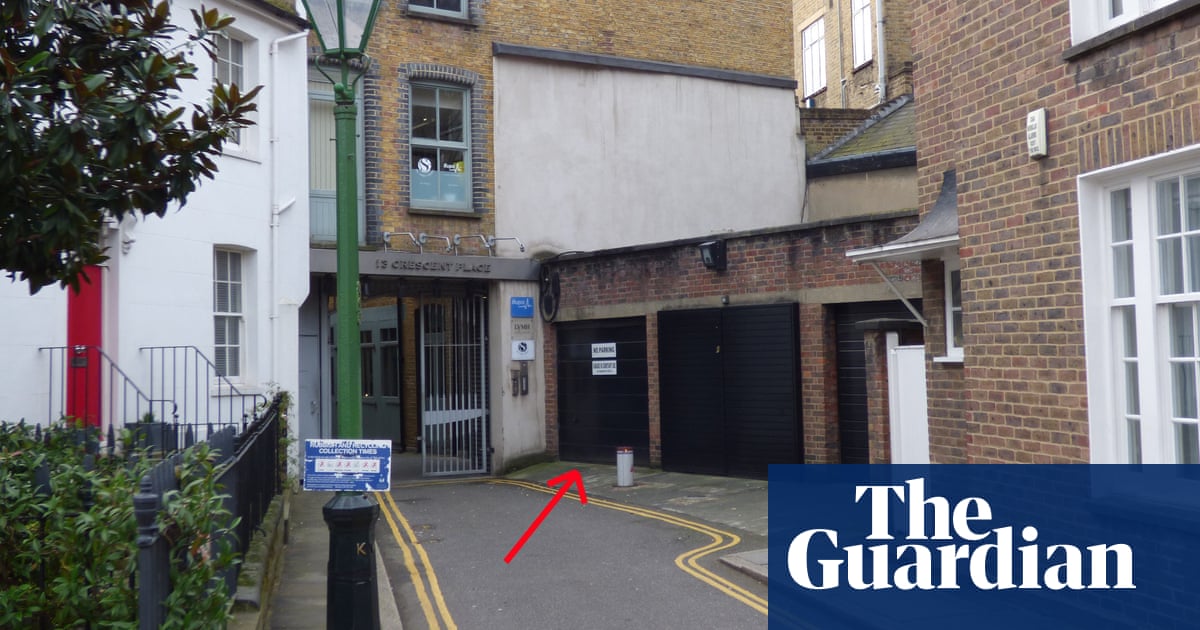 Chelsea Garage Sells For 360 000 At Auction Money The Guardian
