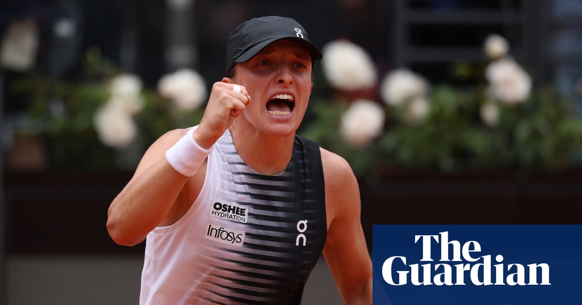 Iga Swiatek sweeps past Jessica Pegula and into Italian Open semi-finals