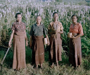 Women of the Likotuden with their crop