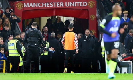 Erik ten Hag focused on 'magnificent' team display and not Ronaldo walk-off | Manchester United | The Guardian