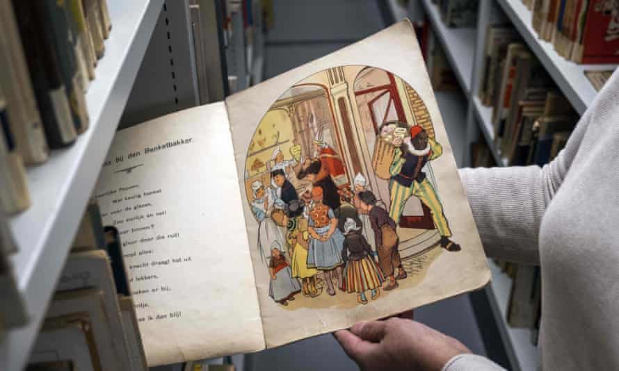 A book with Sinterklaas and Zwarte Piet in an Amsterdam library.