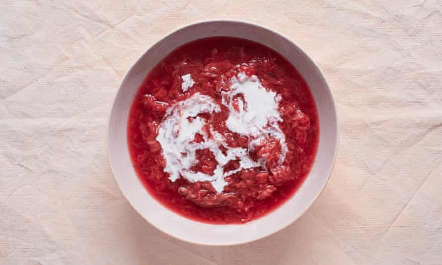 Soupe crémeuse aux fraises et à la rhubarbe de Zuza Zak