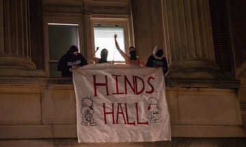 Students take over Hamilton Hall at Columbia University