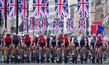 RideLondon: thousands take part in mass cycling event after two-year absence