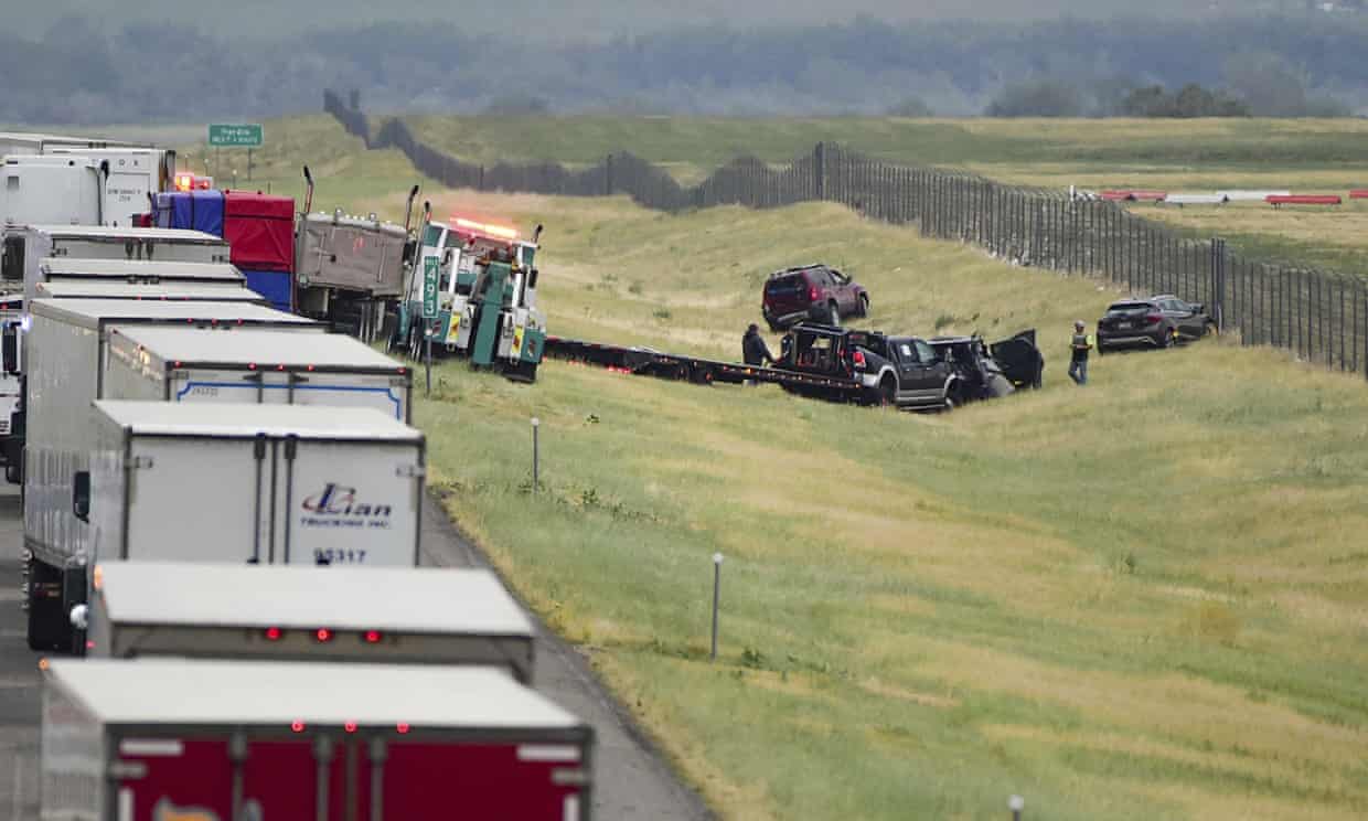 At least six dead after dust storm triggers mass pileup on Interstate 90 in Montana￼  (theguardian.com)