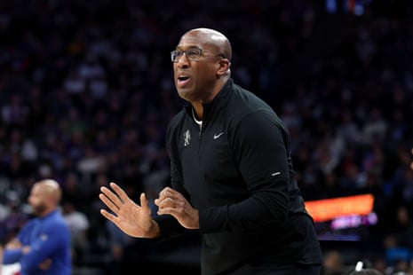 New York Knicks reportedly offer coaching job to Mike Brown | New York Knicks | The Guardian