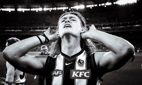 Collingwood’s Darcy Moore acknowledges the fans after the Magpies beat reigning premiers the Melbourne Demons in Rd 21 at the Melbourne Cricket Ground.