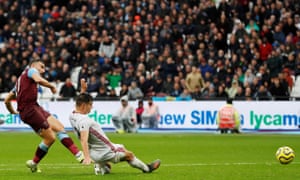 West Ham United’s Robert Snodgrass slots the ball home to open the scoring.