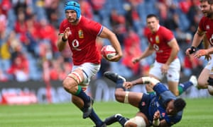 Tadhg Beirne races clear to score 5th Lions try.