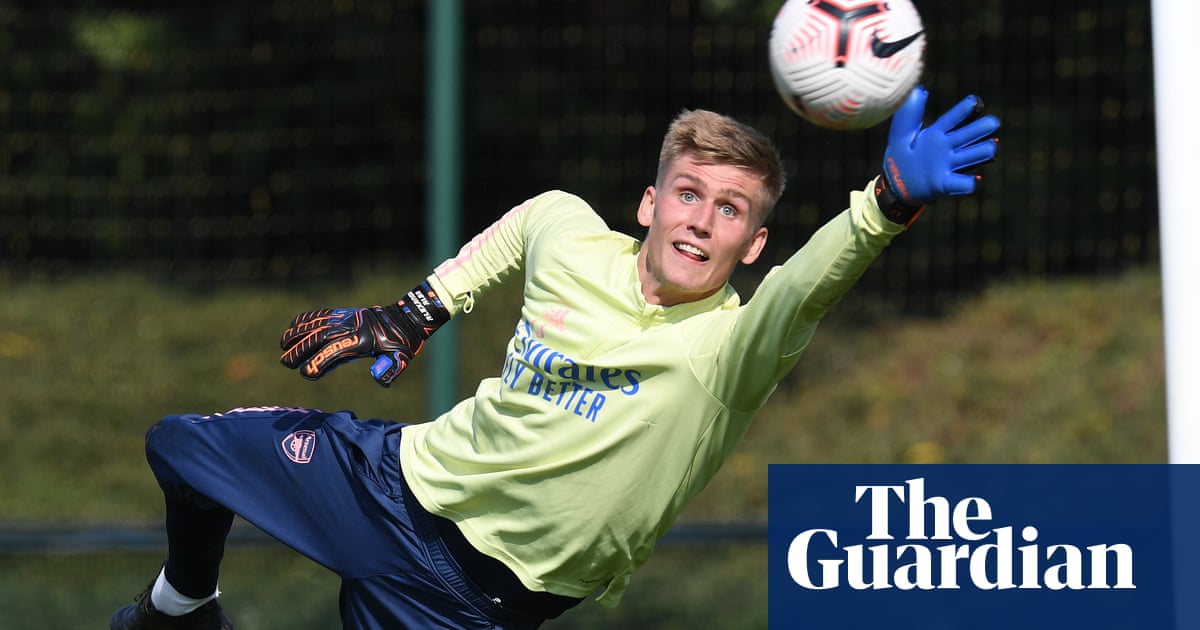 Arsenal sign Iceland goalkeeper Alex Rúnarsson from Dijon