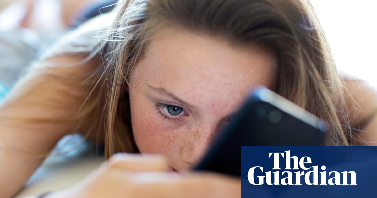 Three in four girls have been sent sexual images via apps, report finds