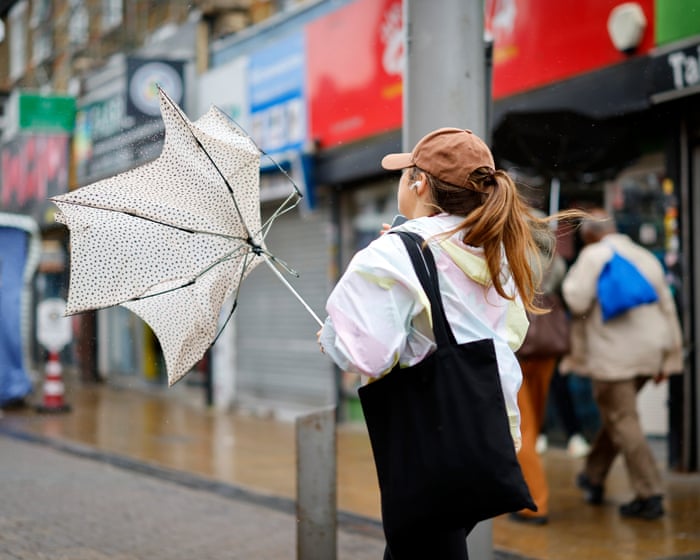 Winds of up to 80mph and heavy rain set to batter parts of UK this weekend