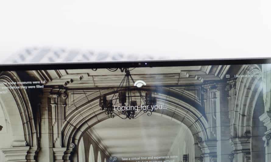 Thin bezel at the top of the screen