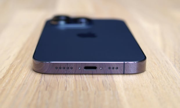 The Lightning port of the iPhone 14 Pro.