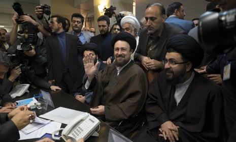 Hassan Khomeini registers for elections to Iran's assembly of experts