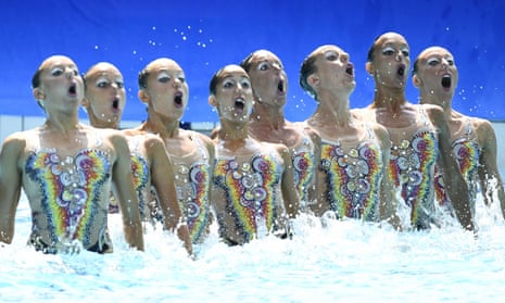 Team Italy in the synchronised swimming competition at the Olympic Games in Rio.
