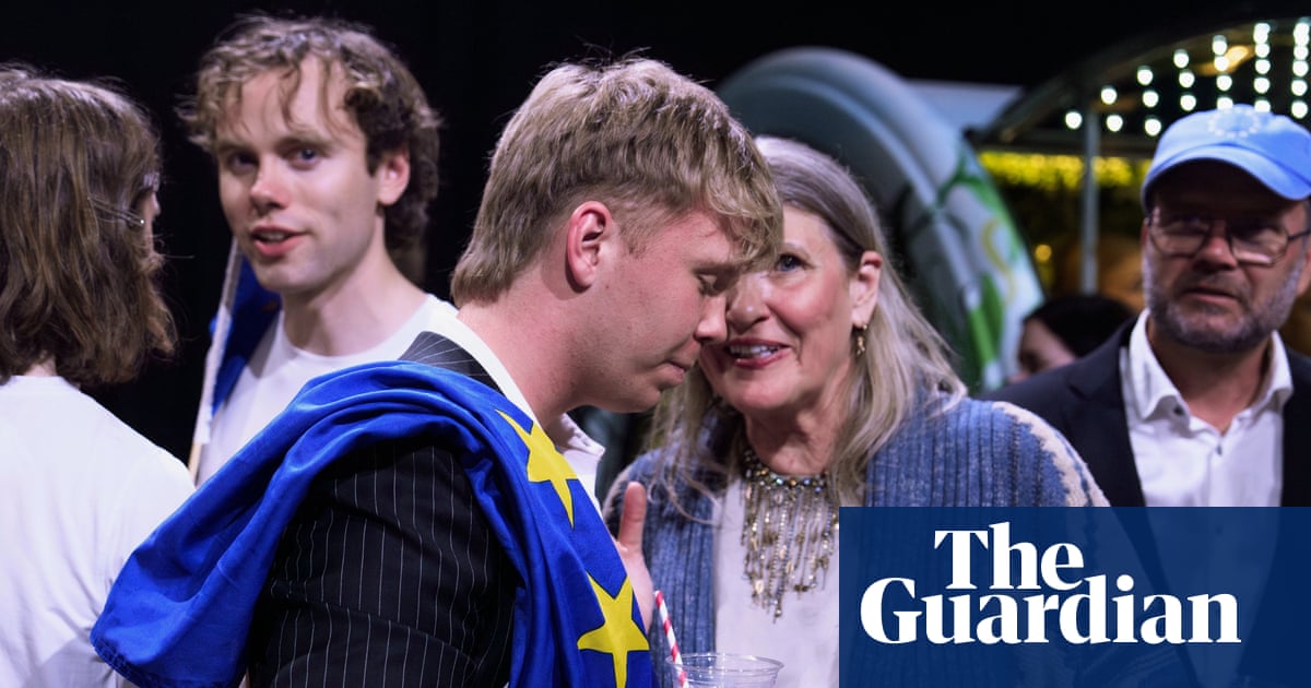 Iceland appears to have rejected EU accession talks in referendum, reports say